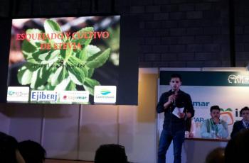 PONENCIA DE NUESTROS ALUMNOS SOBRE EL CULTIVO DE STEVIA Y PAPAYA